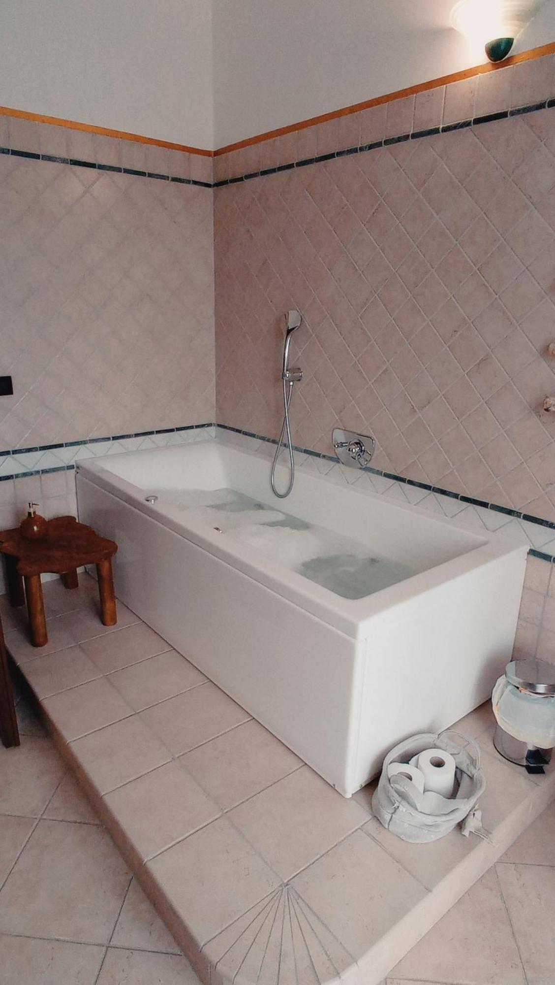 La Casa Dei Masue' Guest House อัลบา ภายนอก รูปภาพ