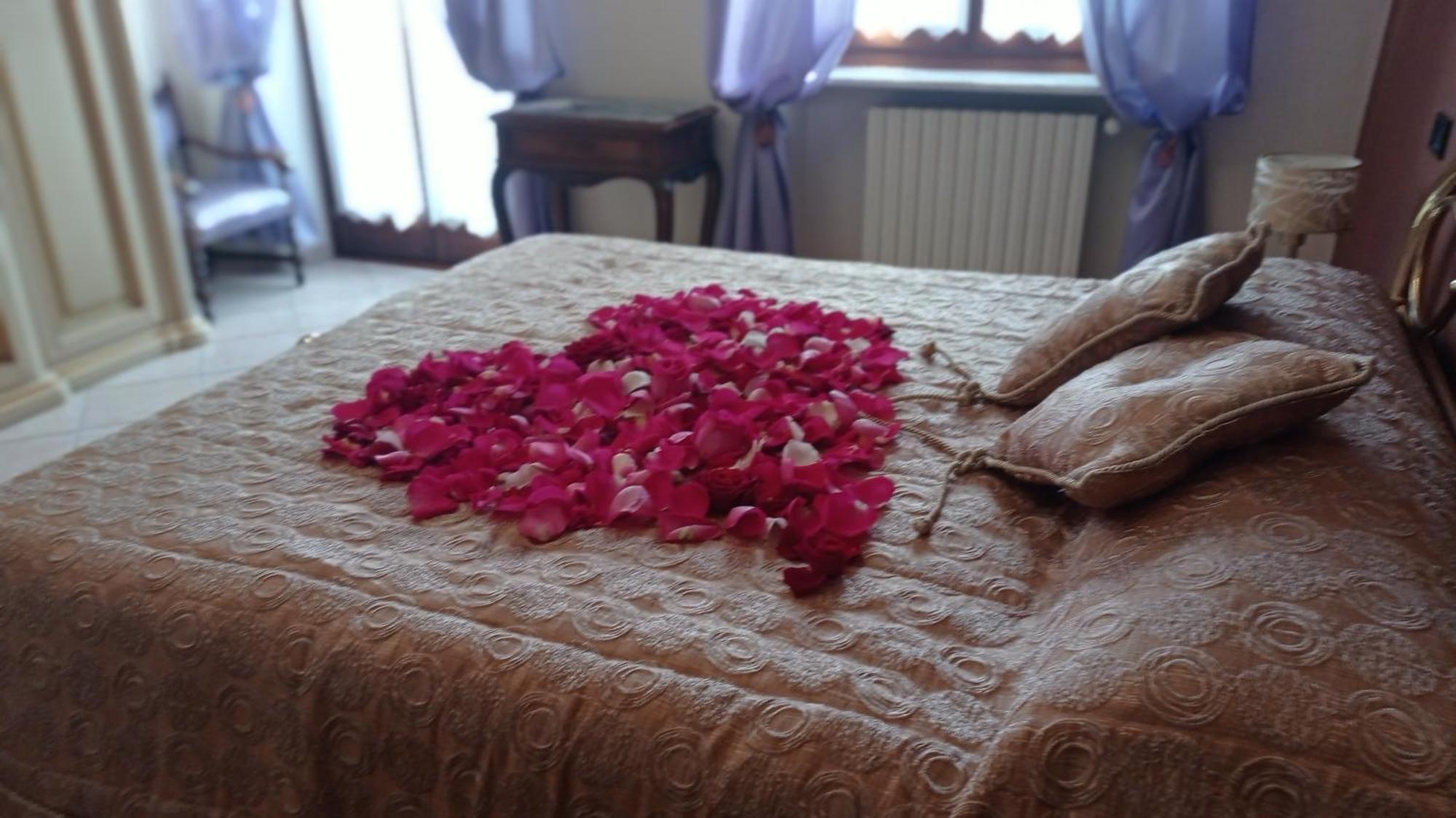 La Casa Dei Masue' Guest House อัลบา ภายนอก รูปภาพ