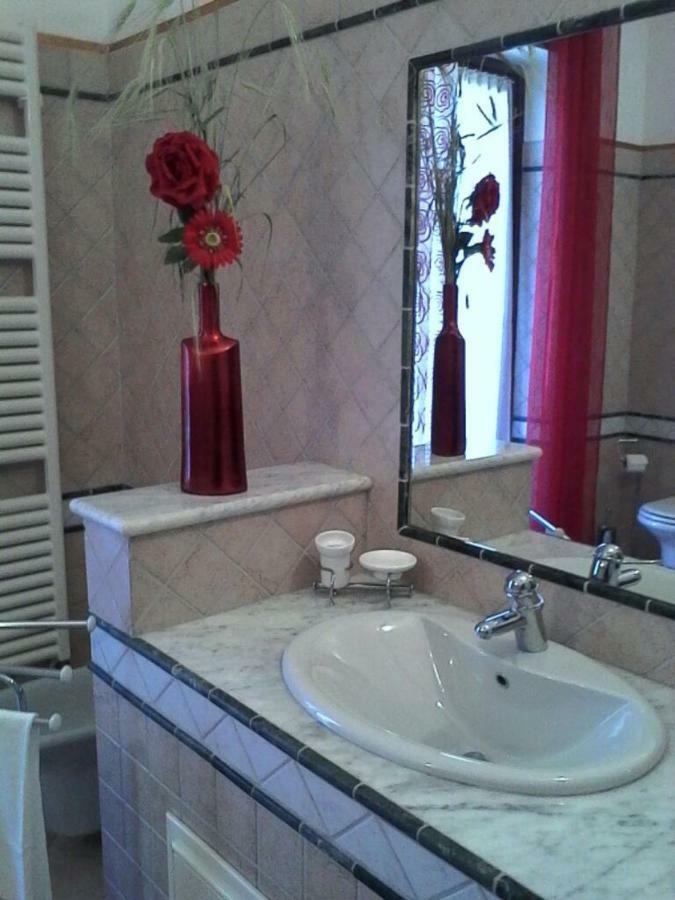 La Casa Dei Masue' Guest House อัลบา ภายนอก รูปภาพ